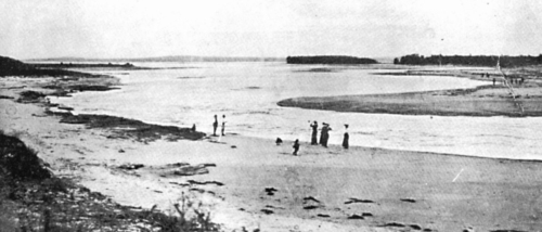 1904 the entrance channel-min