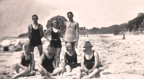 1920s Holiday Snap at The Entrance 02-standard-scale-1_50x-gigapixel-min