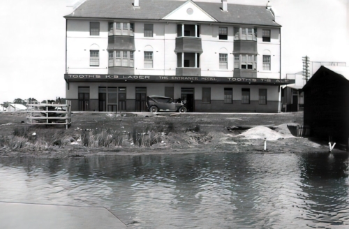 1927 The Entrance Hotel-min