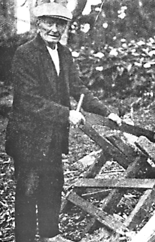 1935 George Taylor-min