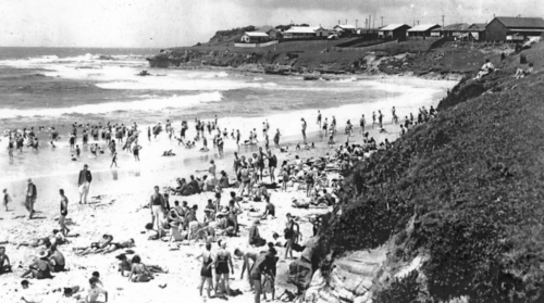 1940ish The Entrance Beach Circa-min