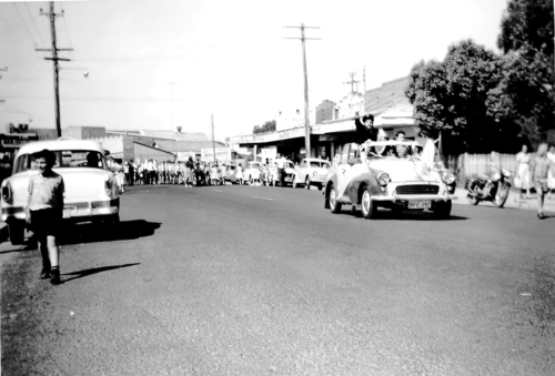 Parade,The Entrance, Circa 1950s 01-min