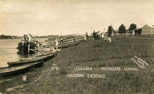 Passengers leaving on the 'Loongana' at Tuggerah Entrance-min