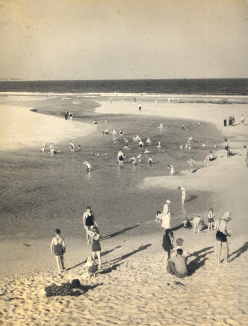 The Entrance Swimmers near outlet 1930s-min